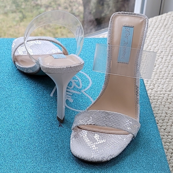 Snake Skin Slip On by Betsey Johnson box not included - Picture 5 of 14